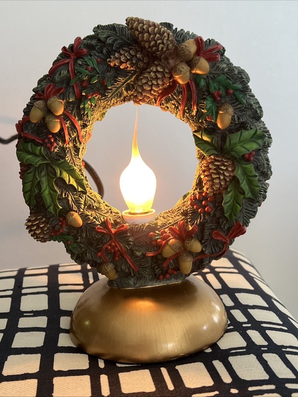 Holiday Wreath Welcome Light By Alsy Lighting Pinecones Acorns Ribbon 8"x5.5 NIB